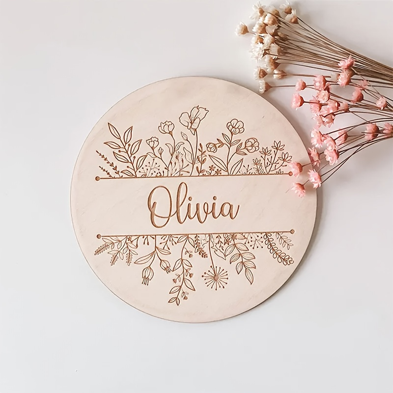 Home Decor Product - Gepersonaliseerde bloemengraveerde naamplaat, op maat gemaakt